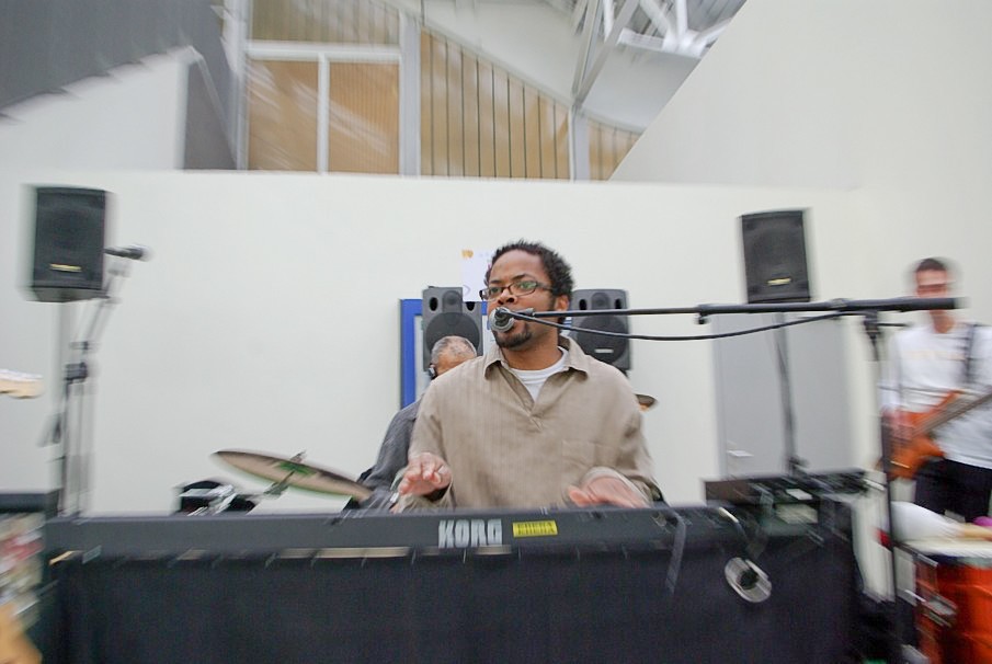 Evry Daily Photo - Concert Ebena Inauguration Gare Evry Centre 090.jpg
